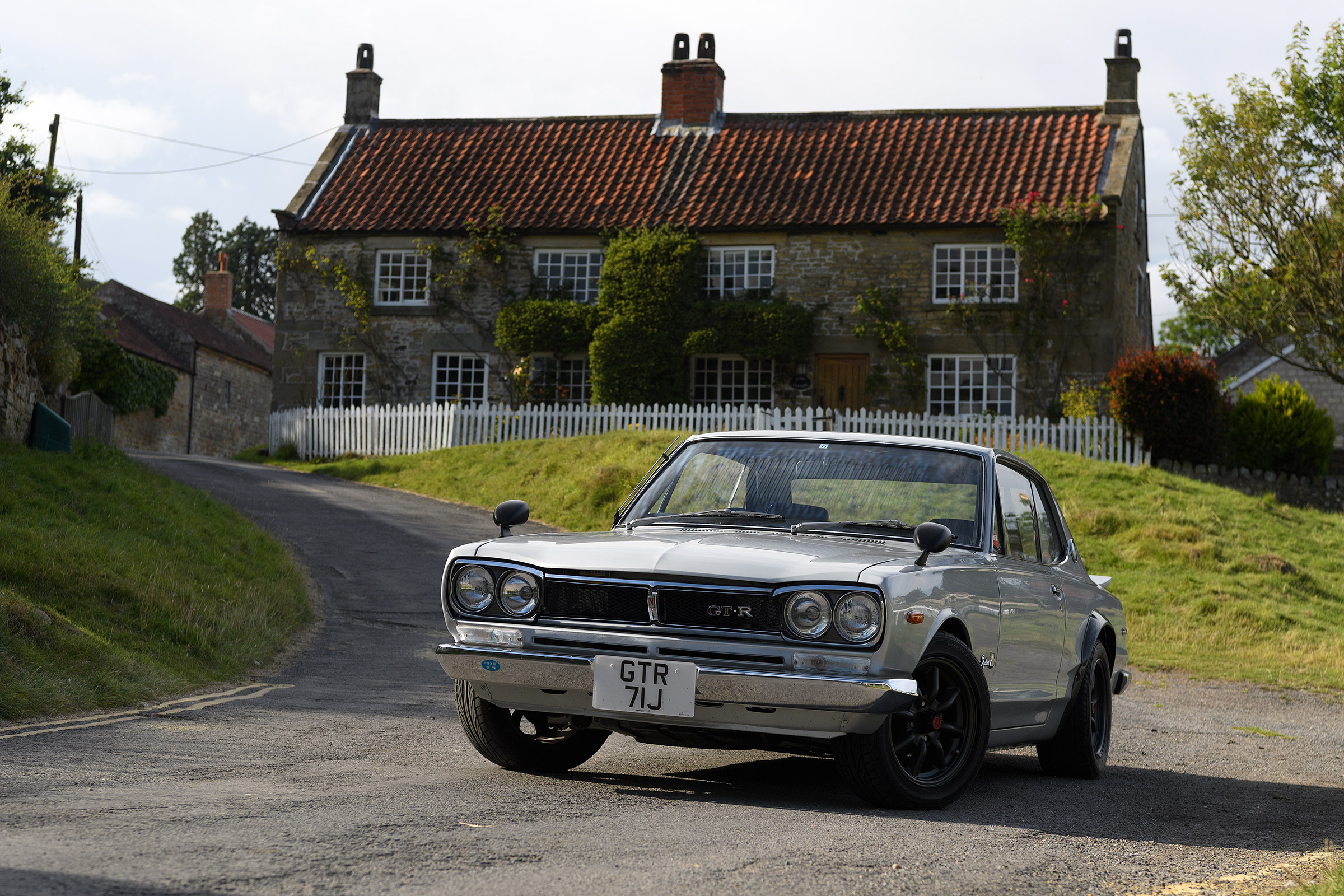 Nissan Hakosuka GT-R - front