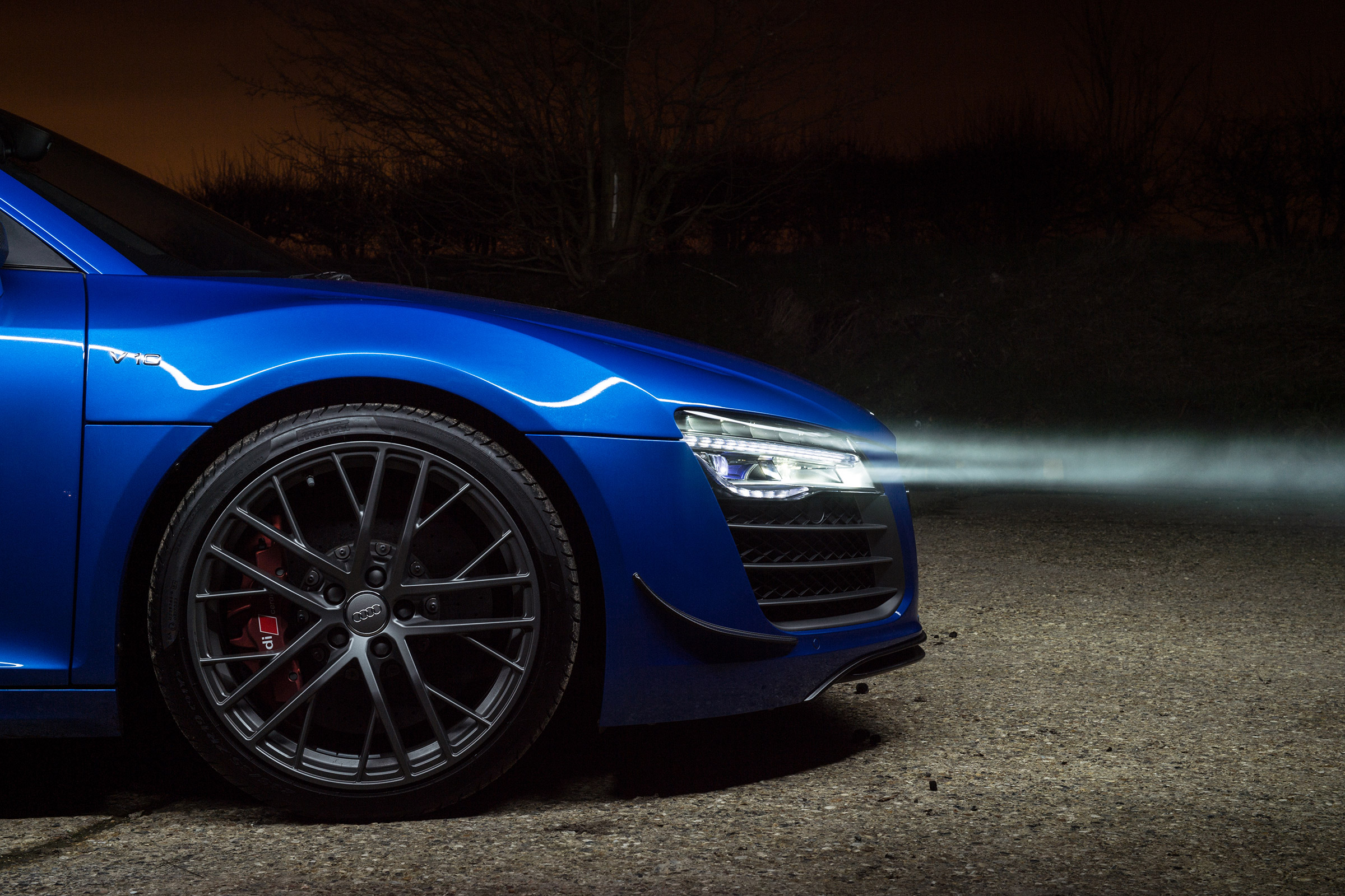 Audi R8 LMX night drive - front