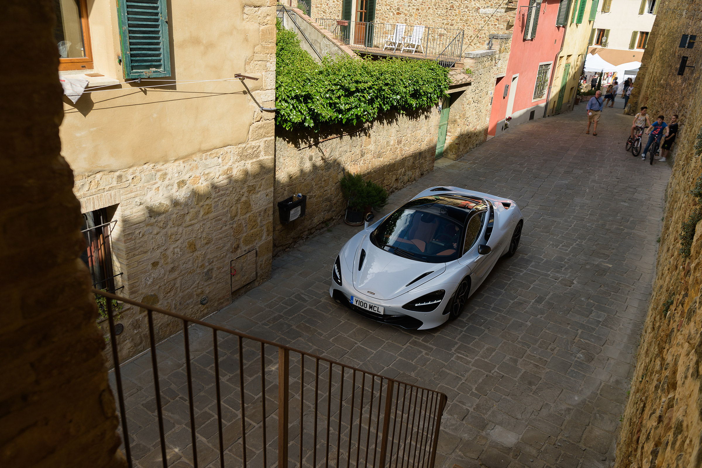 McLaren 720S in Italy - front 