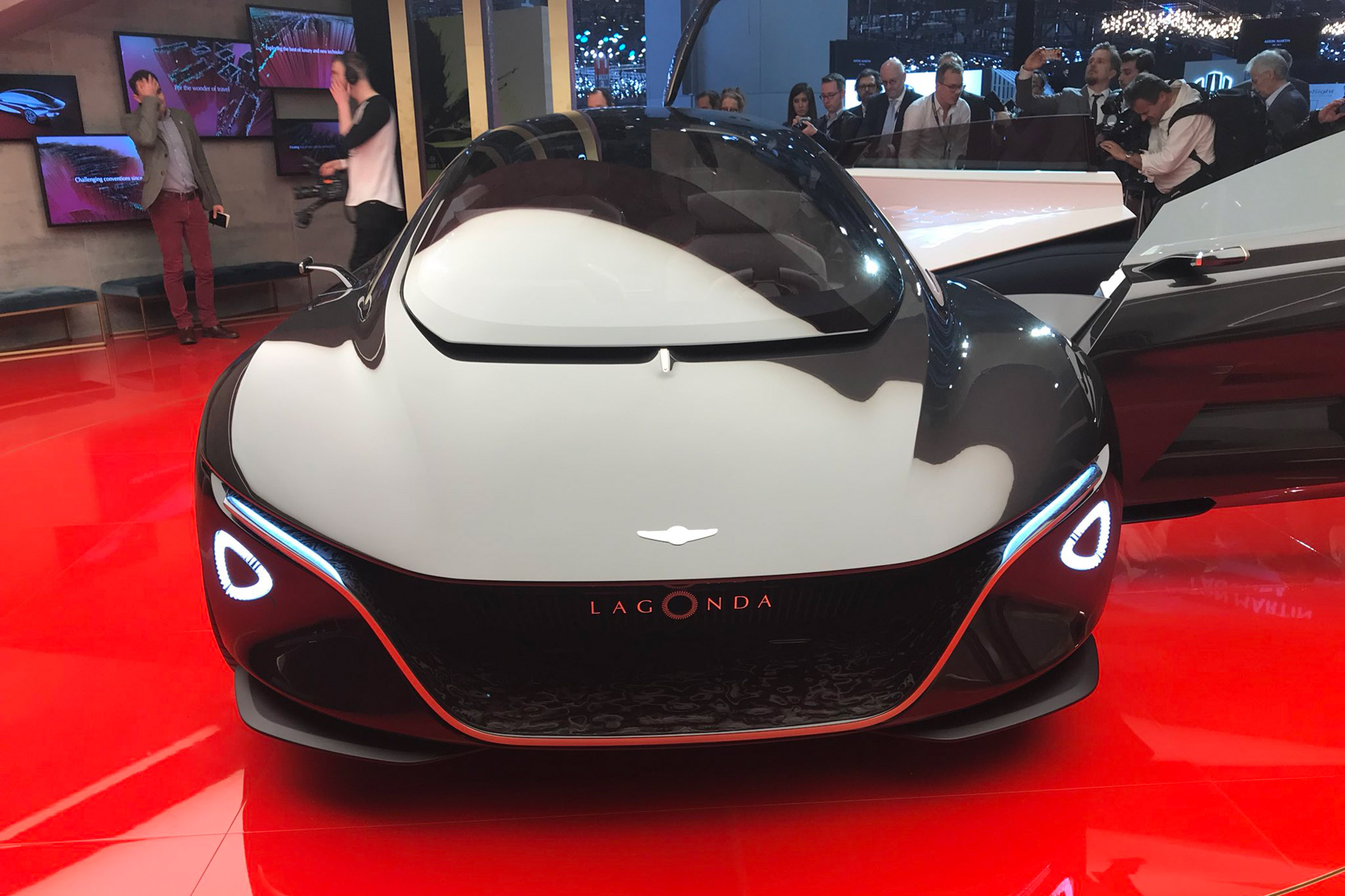 Aston Martin Lagonda Concept  – front