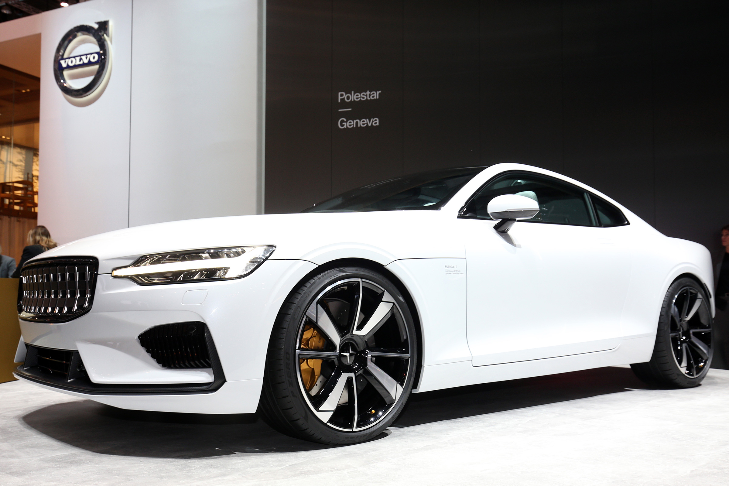 Polestar 1 – front quarter
