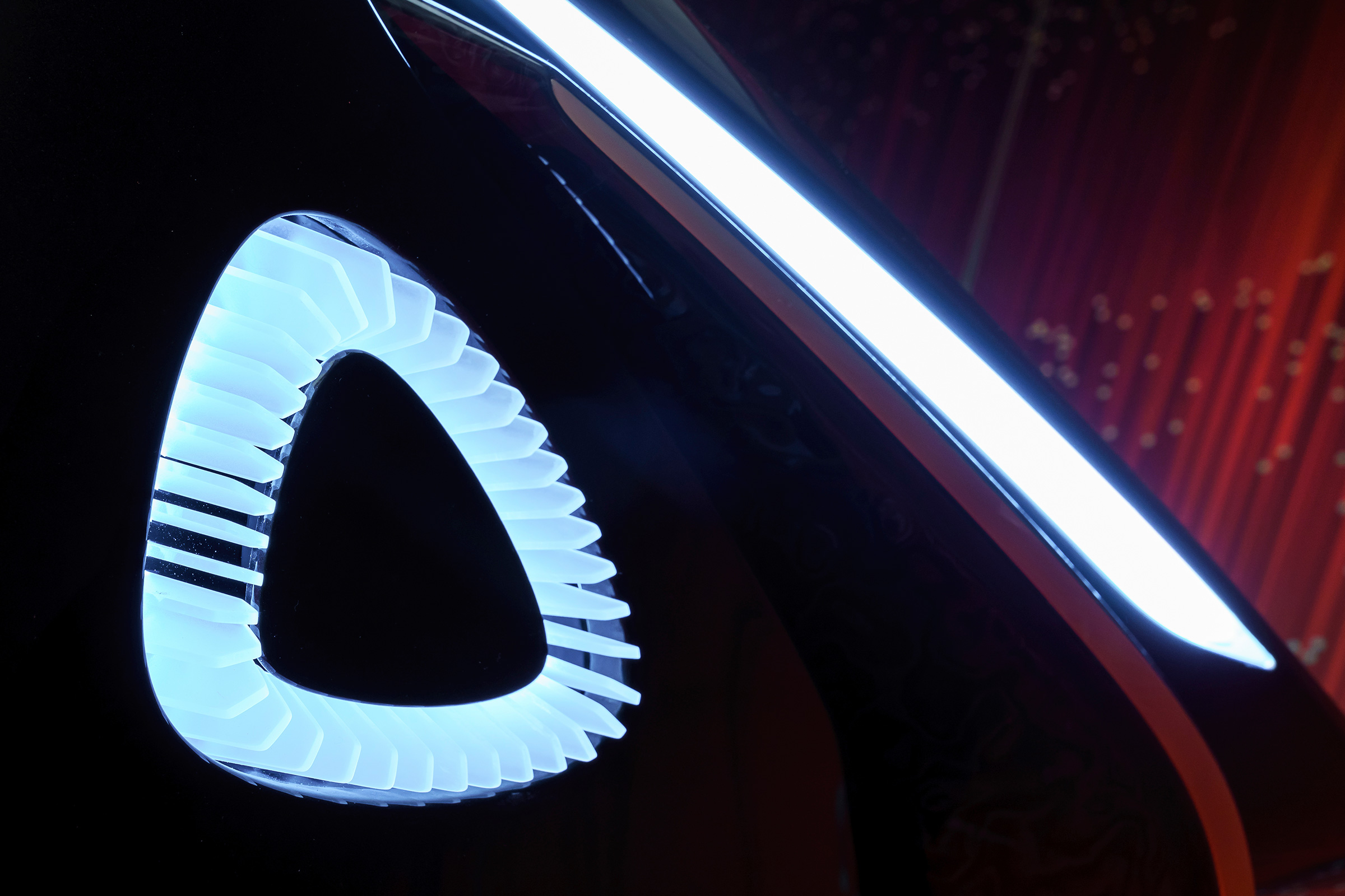 Aston Martin Lagonda Concept – head light