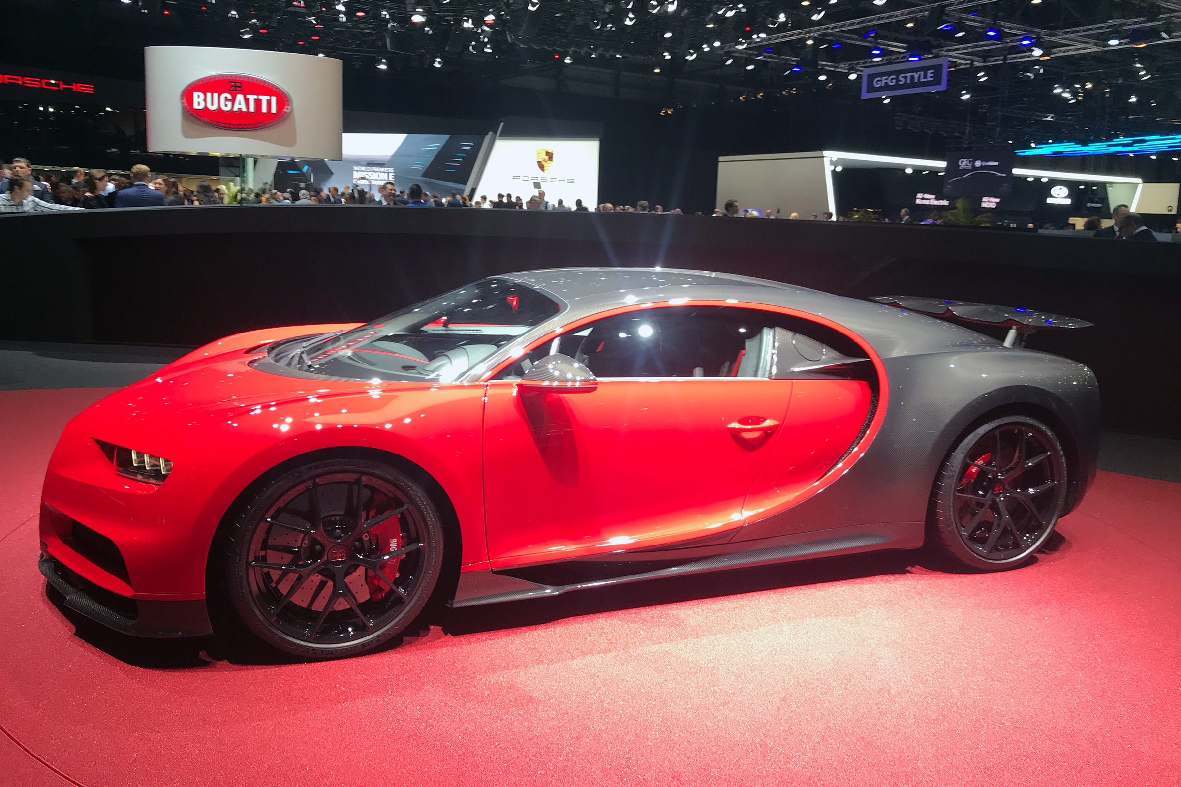 Bugatti Chiron Sport – side