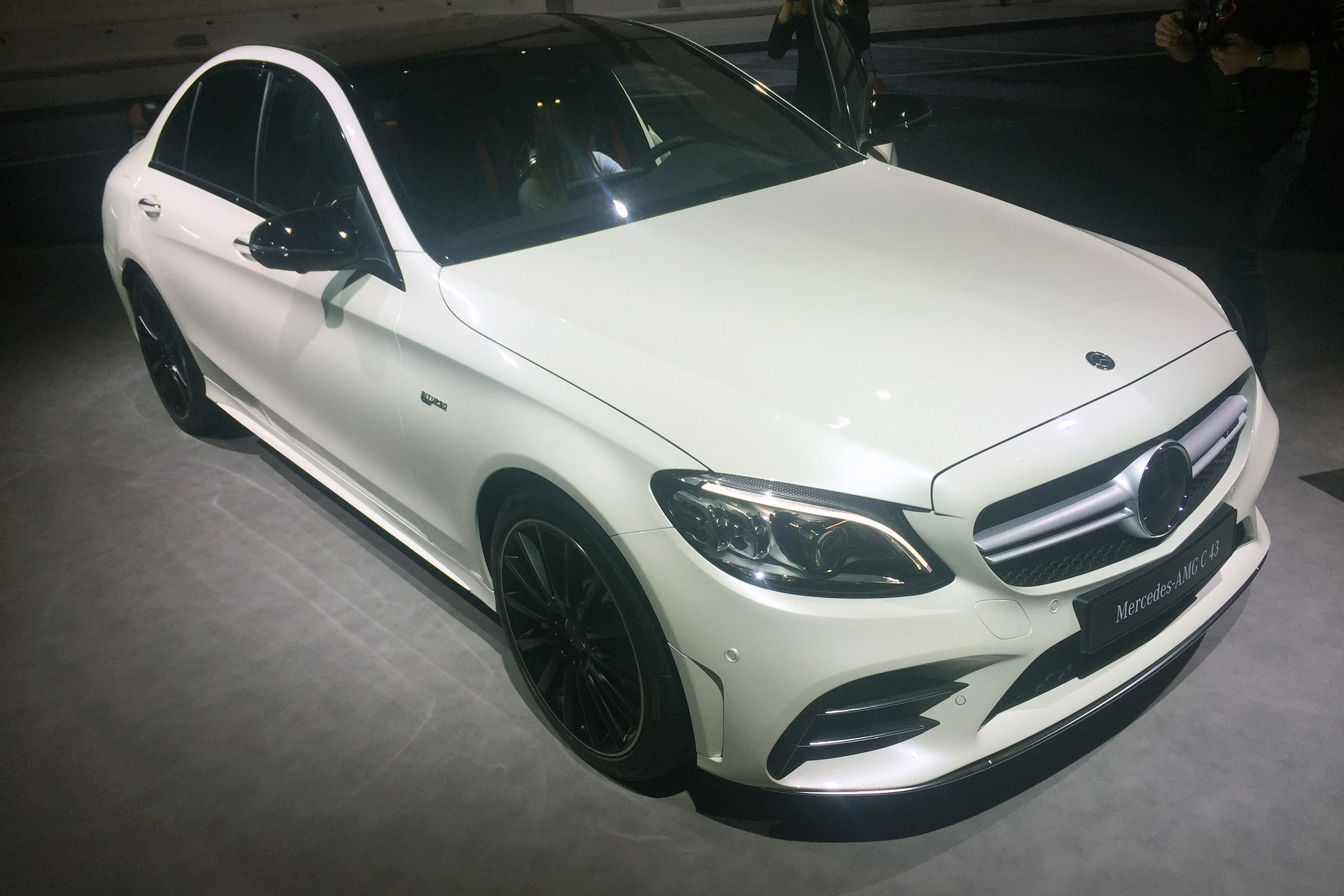 2018 Mercedes-AMG C43 saloon – front quarter