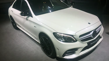 2018 Mercedes-AMG C43 saloon – front quarter