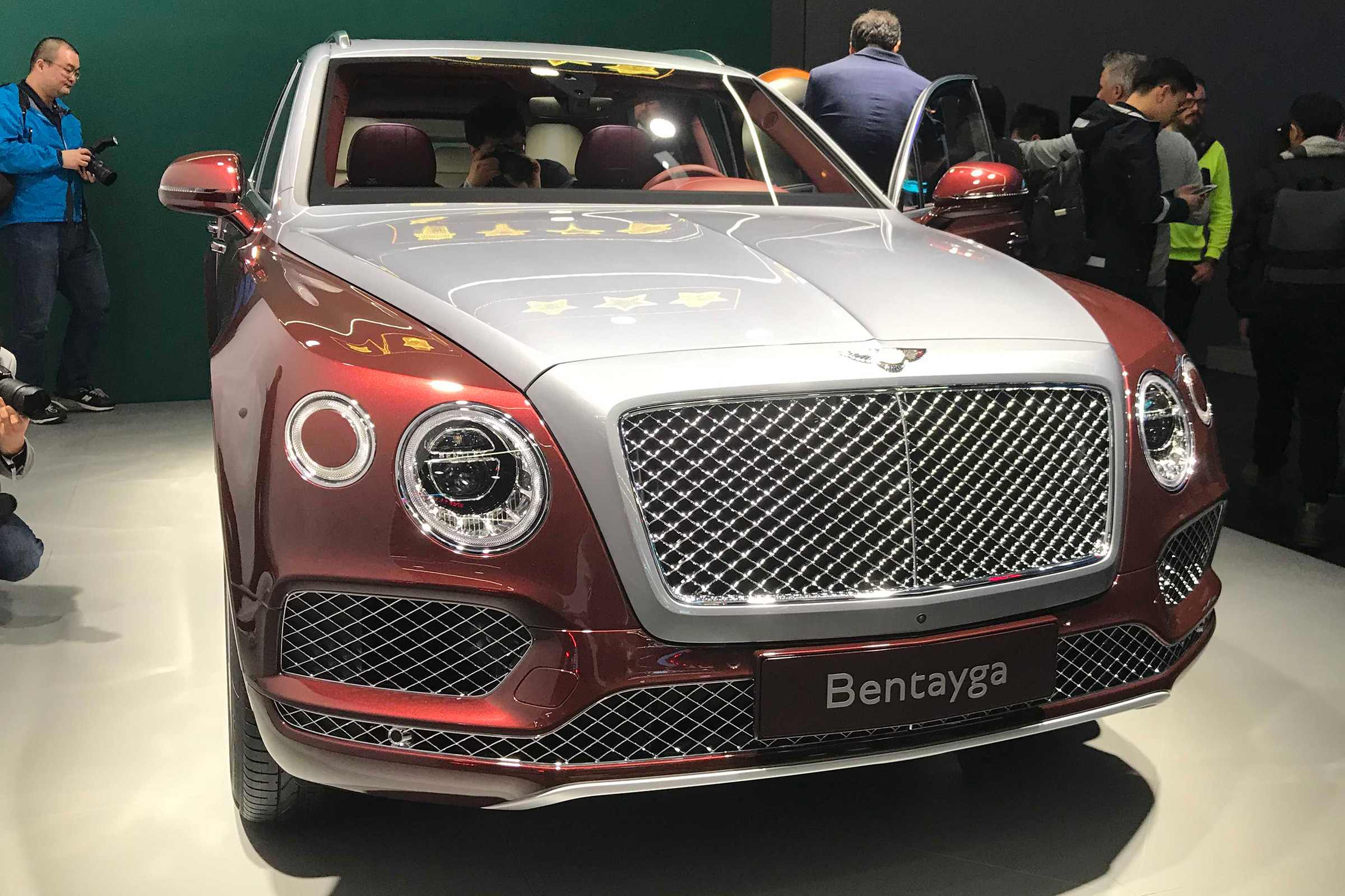Bentley Bentayga PHEV – front