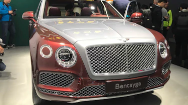 Bentley Bentayga PHEV – front
