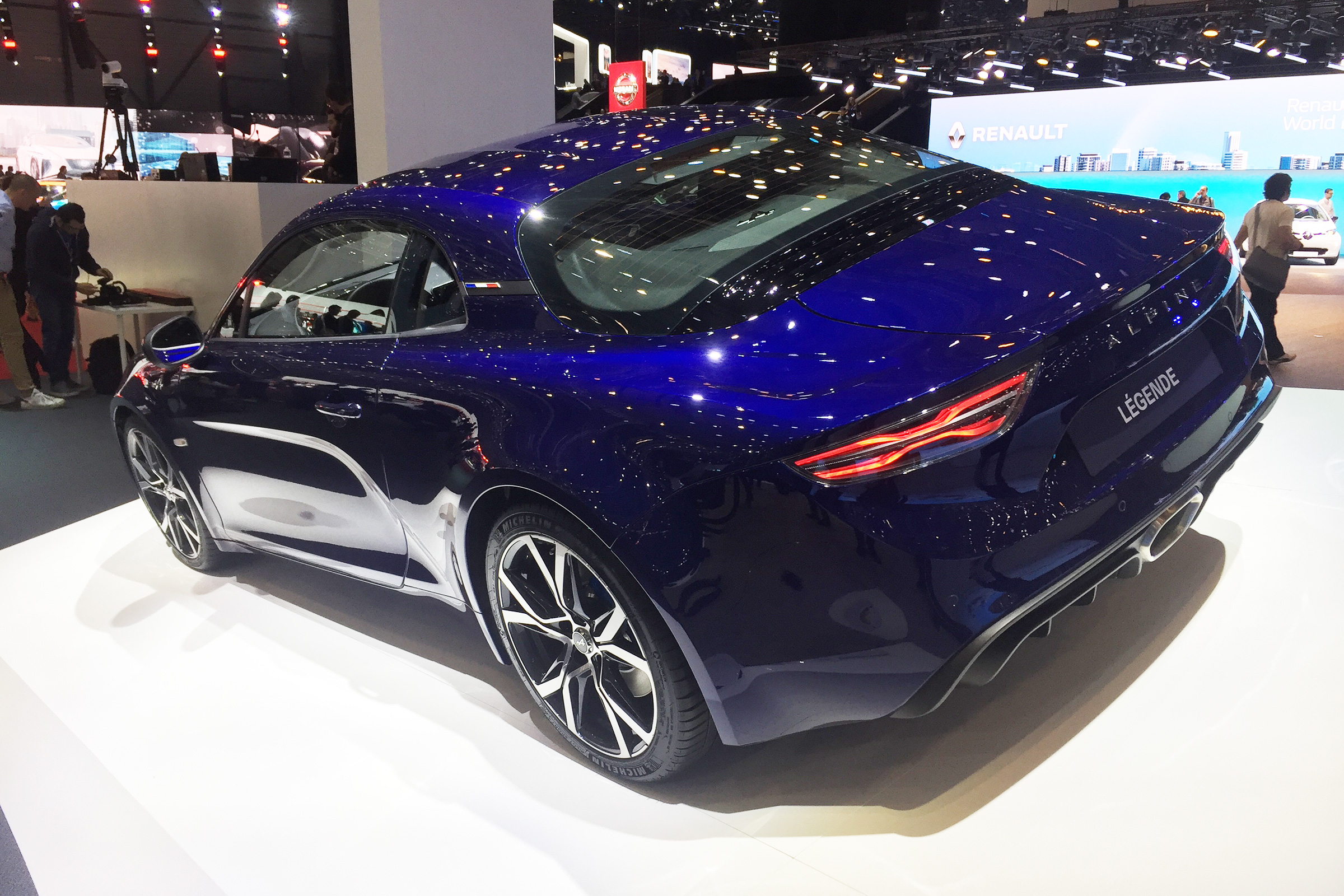 Alpine A110 ledgende – rear quarter