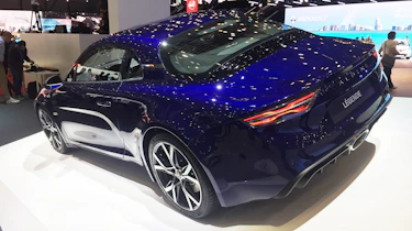 Alpine A110 ledgende – rear quarter