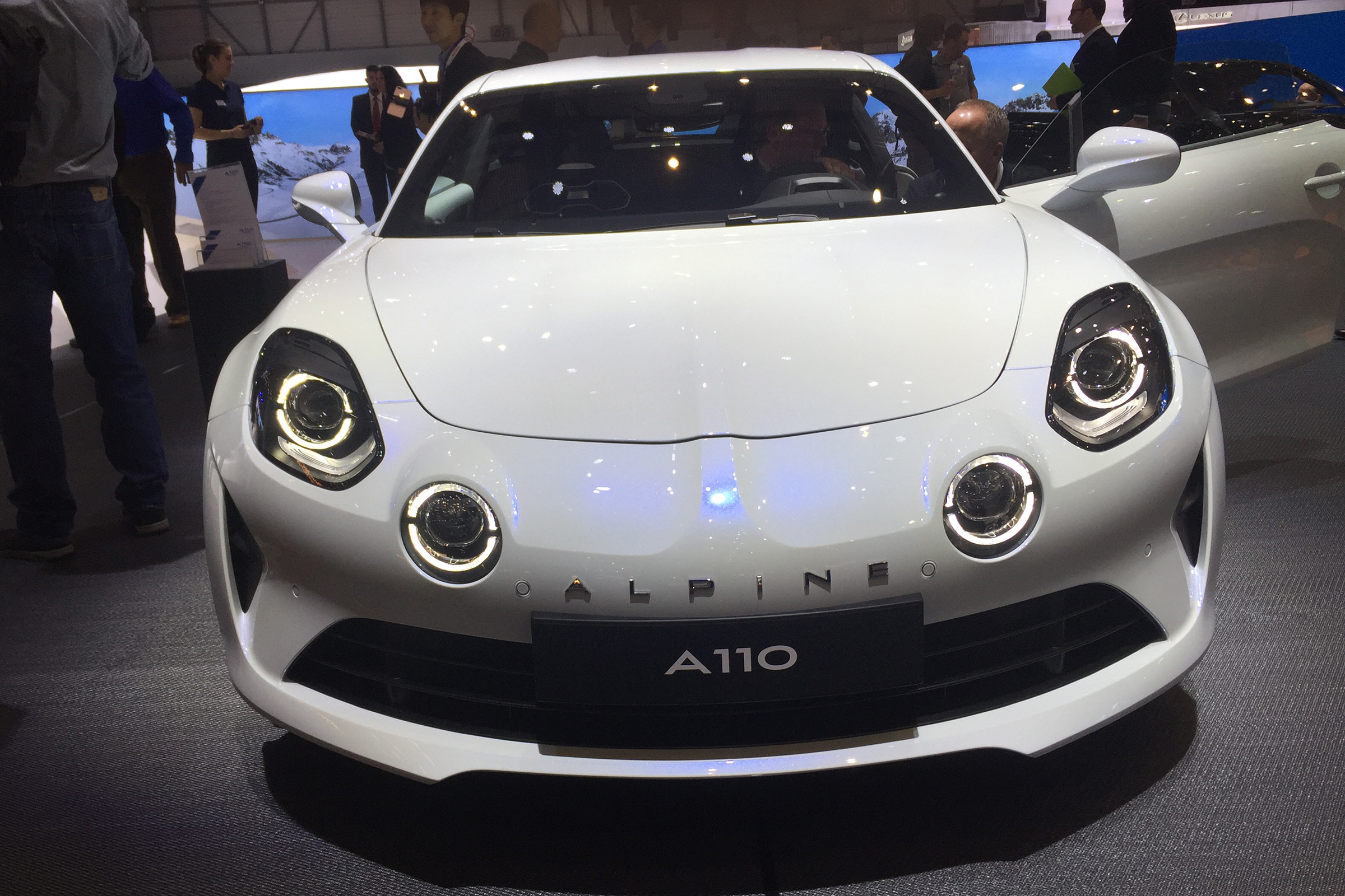 Alpine A110 – front