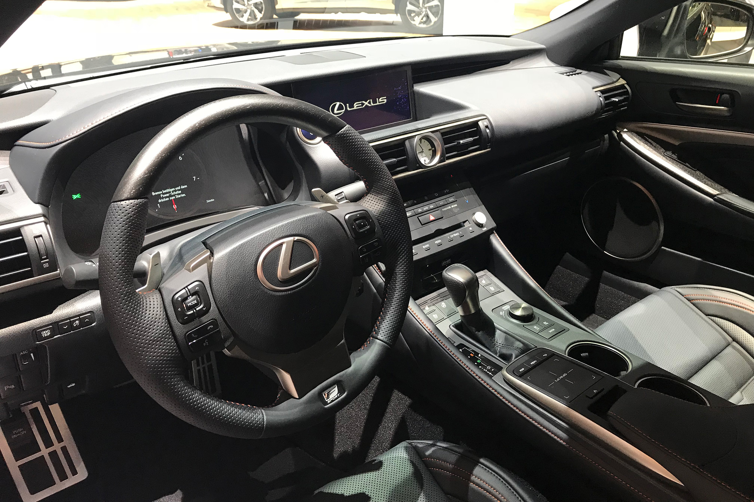 Lexus RC300h F Sport Black Edition – cabin