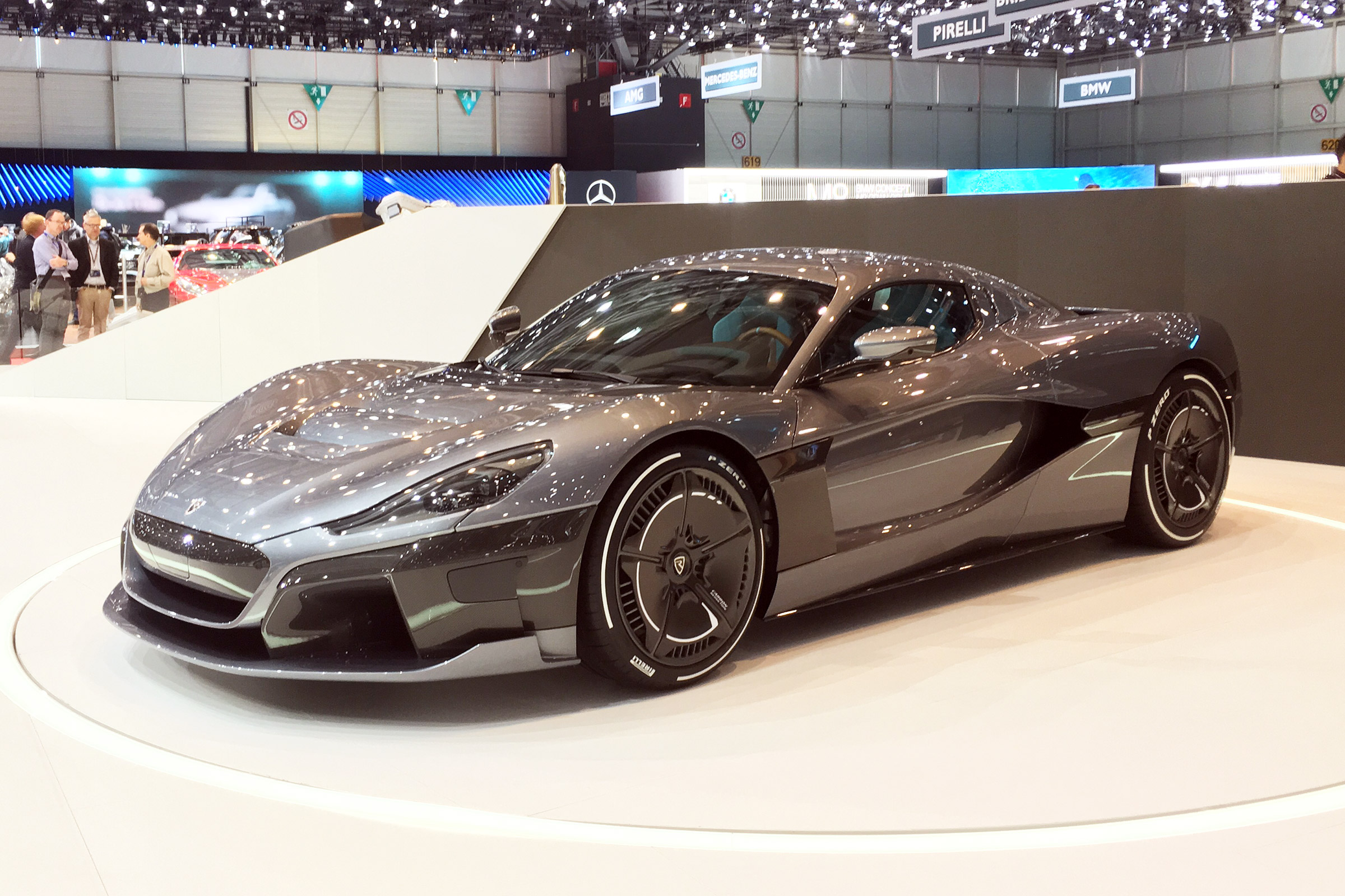 Rimac C_Two - front show