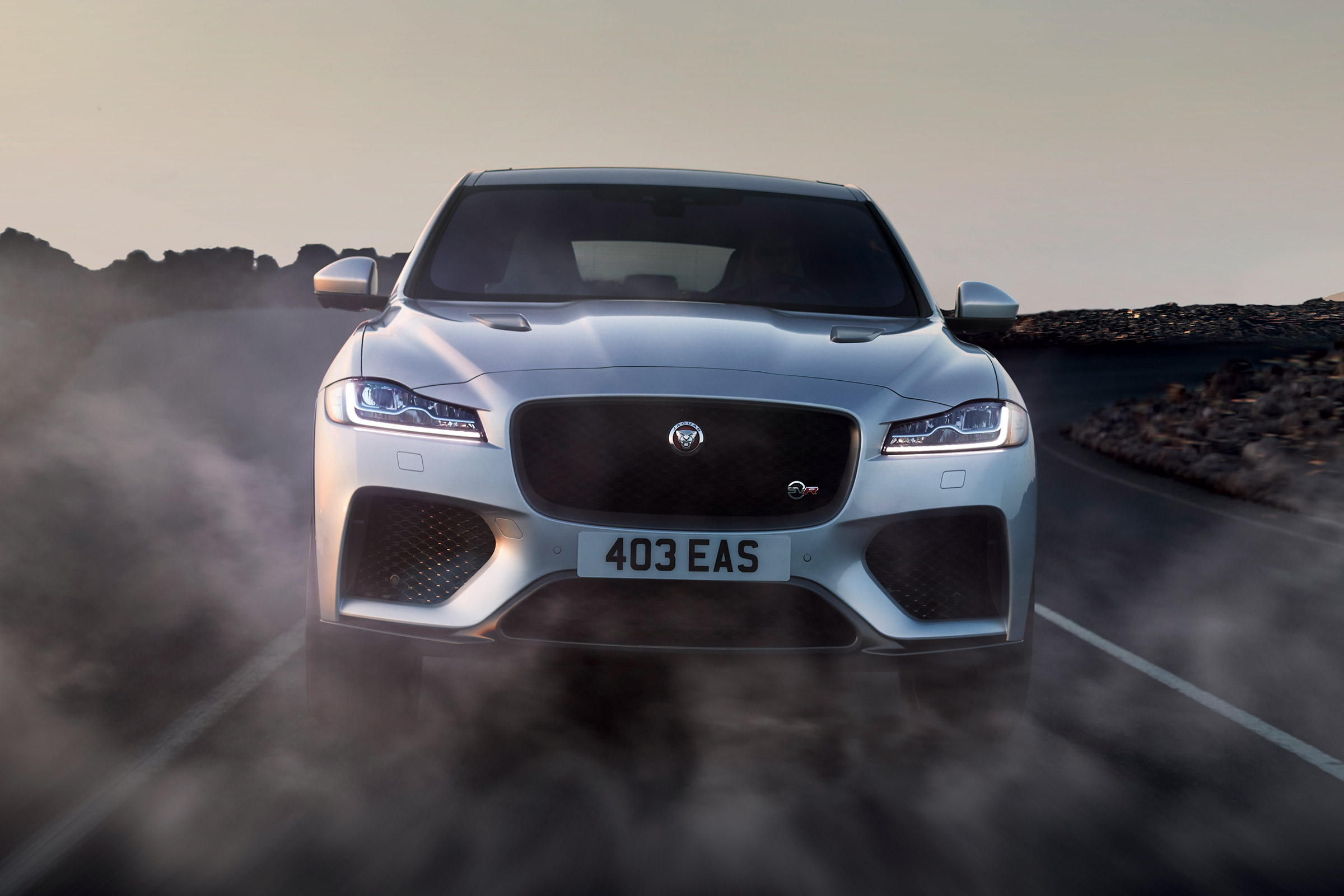 Jaguar F-Pace SVR - nose