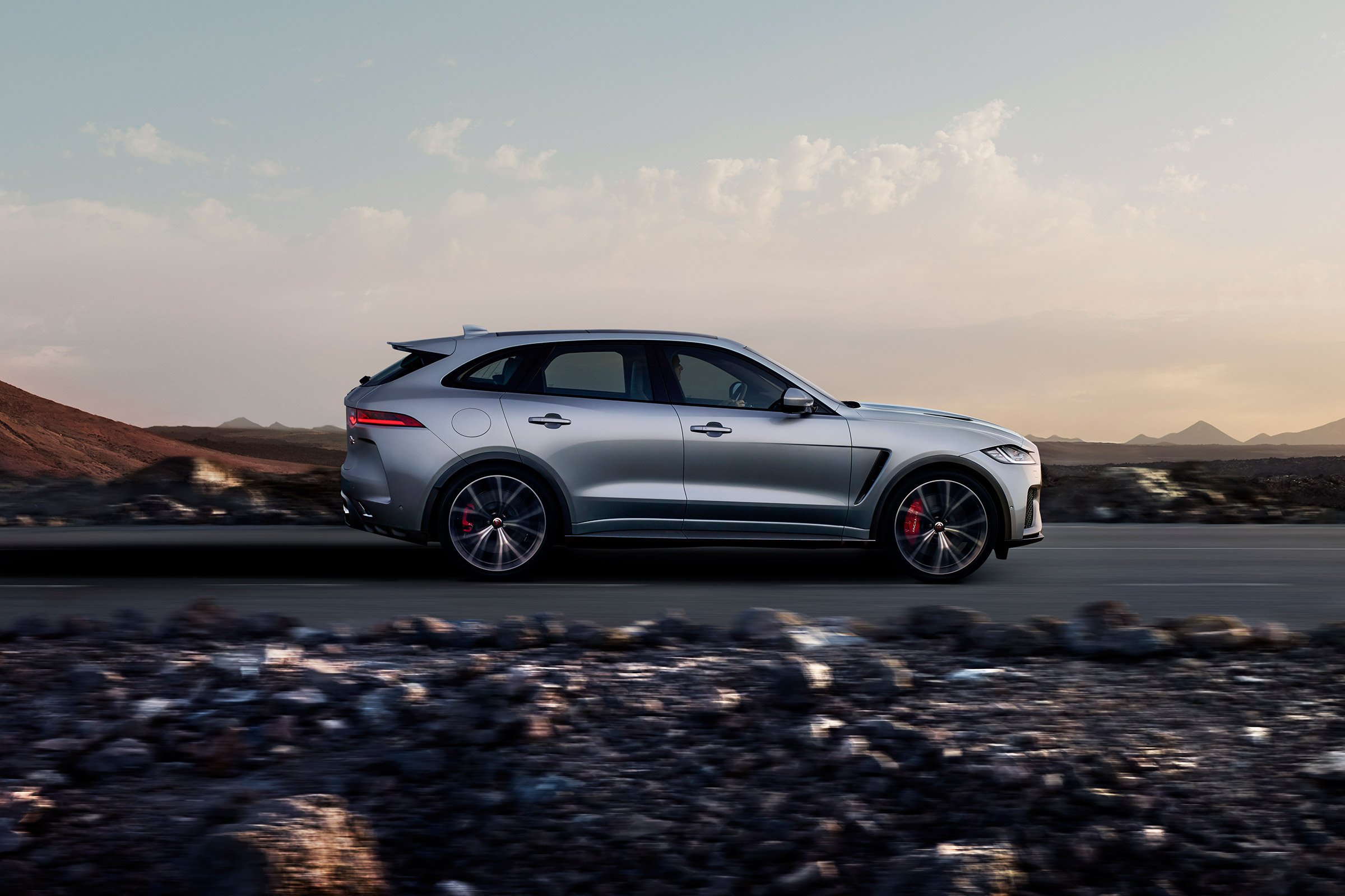 Jaguar F-Pace SVR - side