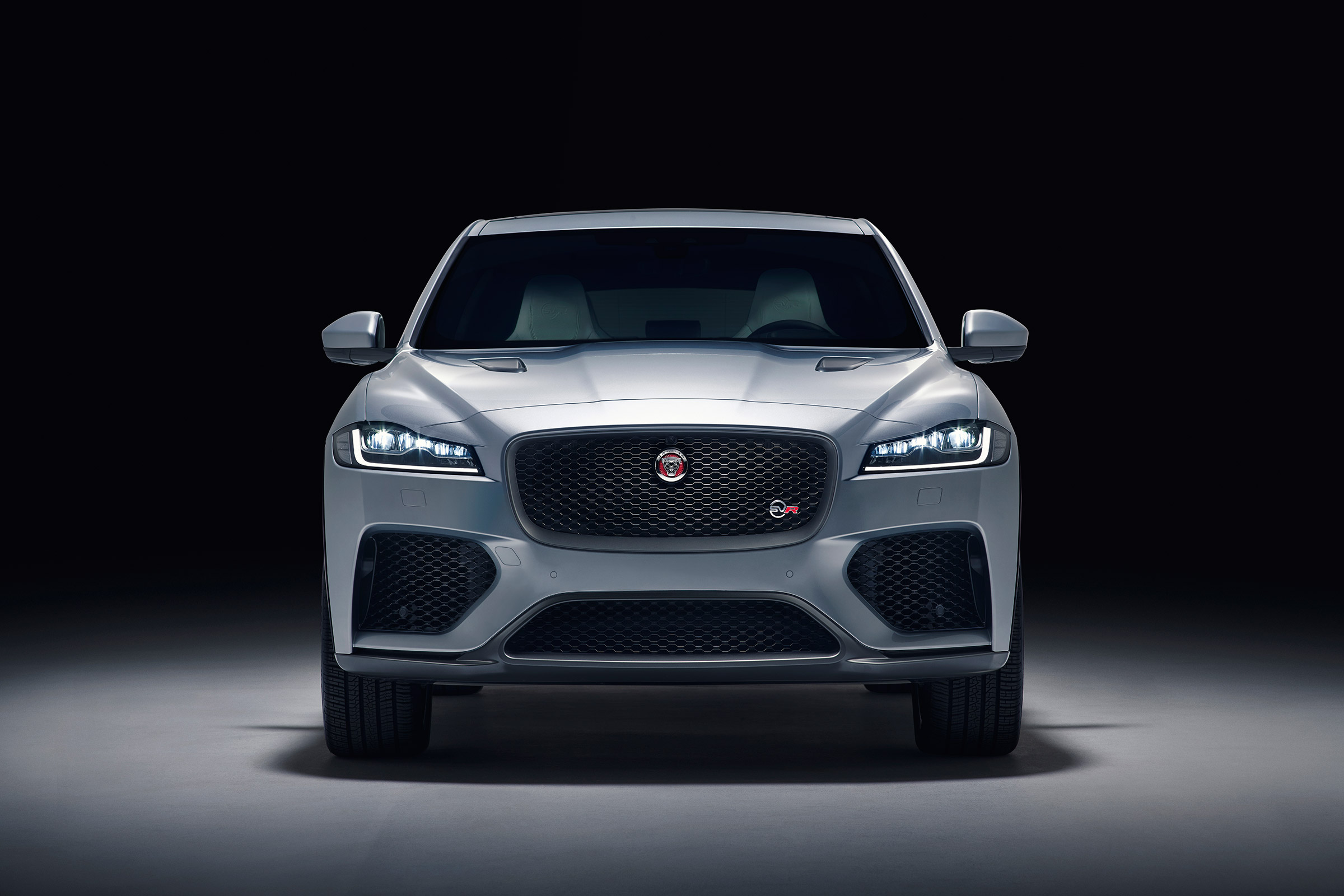 Jaguar F-Pace SVR - front