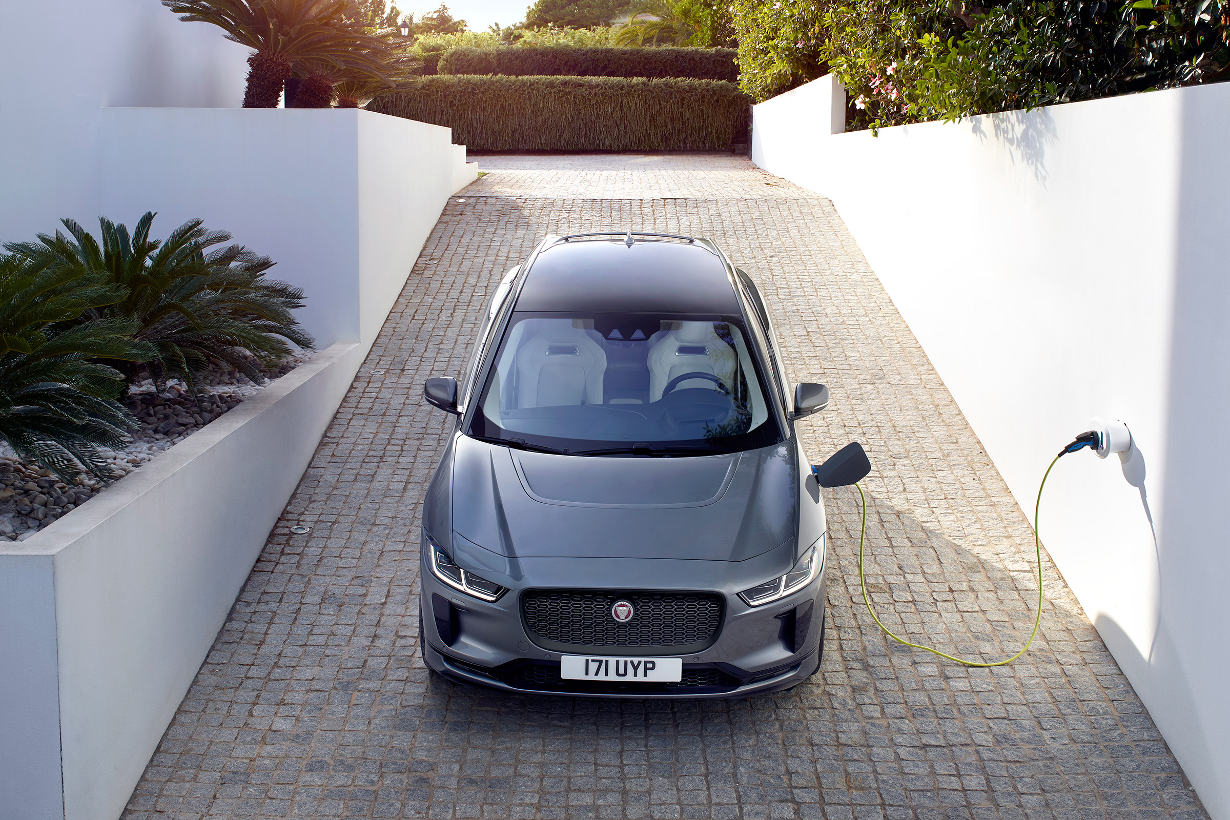 Jaguar i-Pace - front