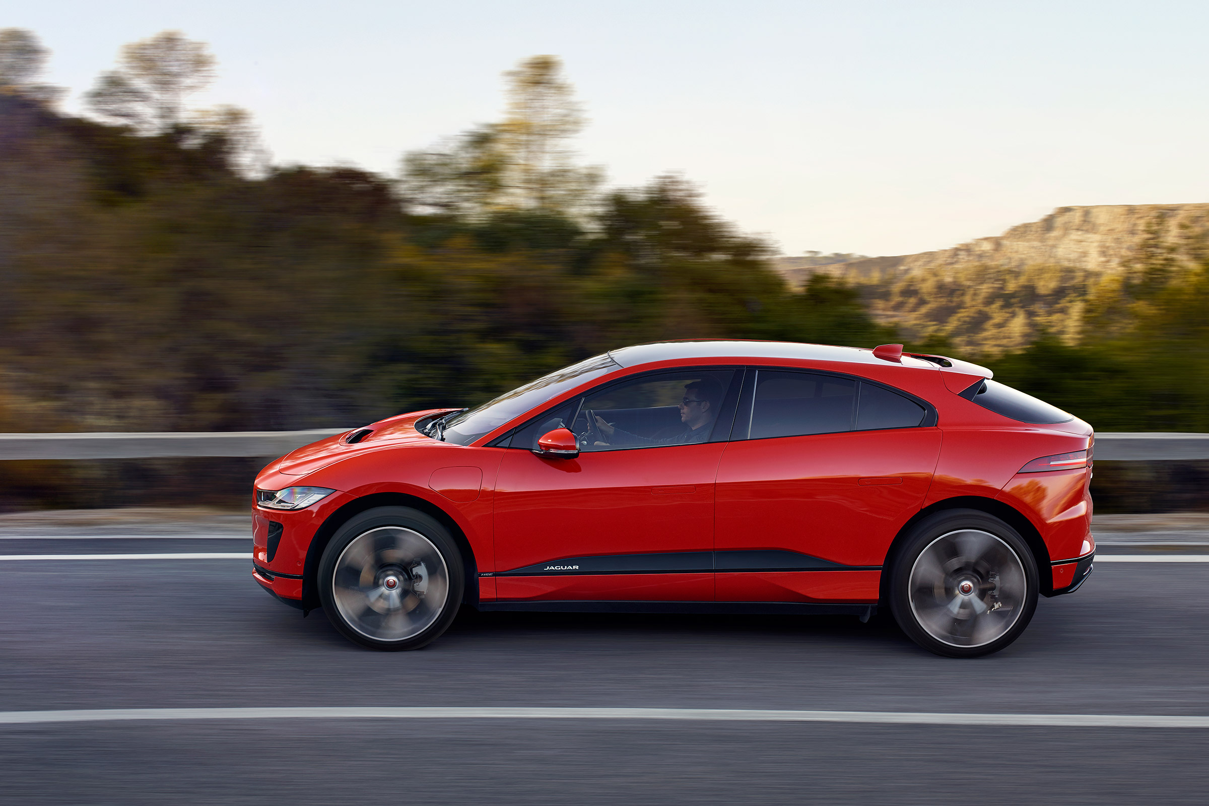 Jaguar i-Pace - side