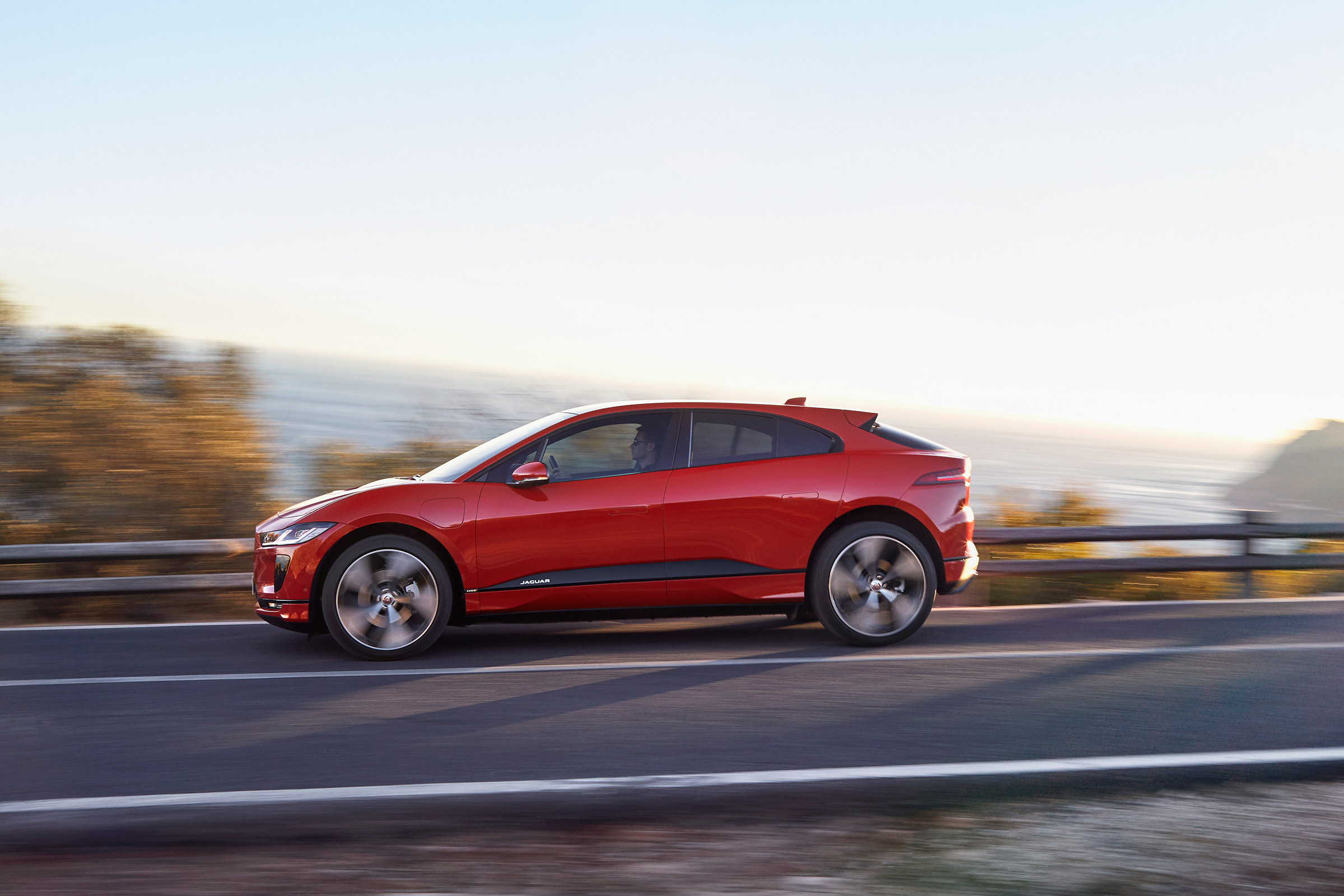 Jaguar i-Pace - side