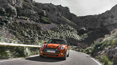 2018 Mini Cooper S hatch - driving