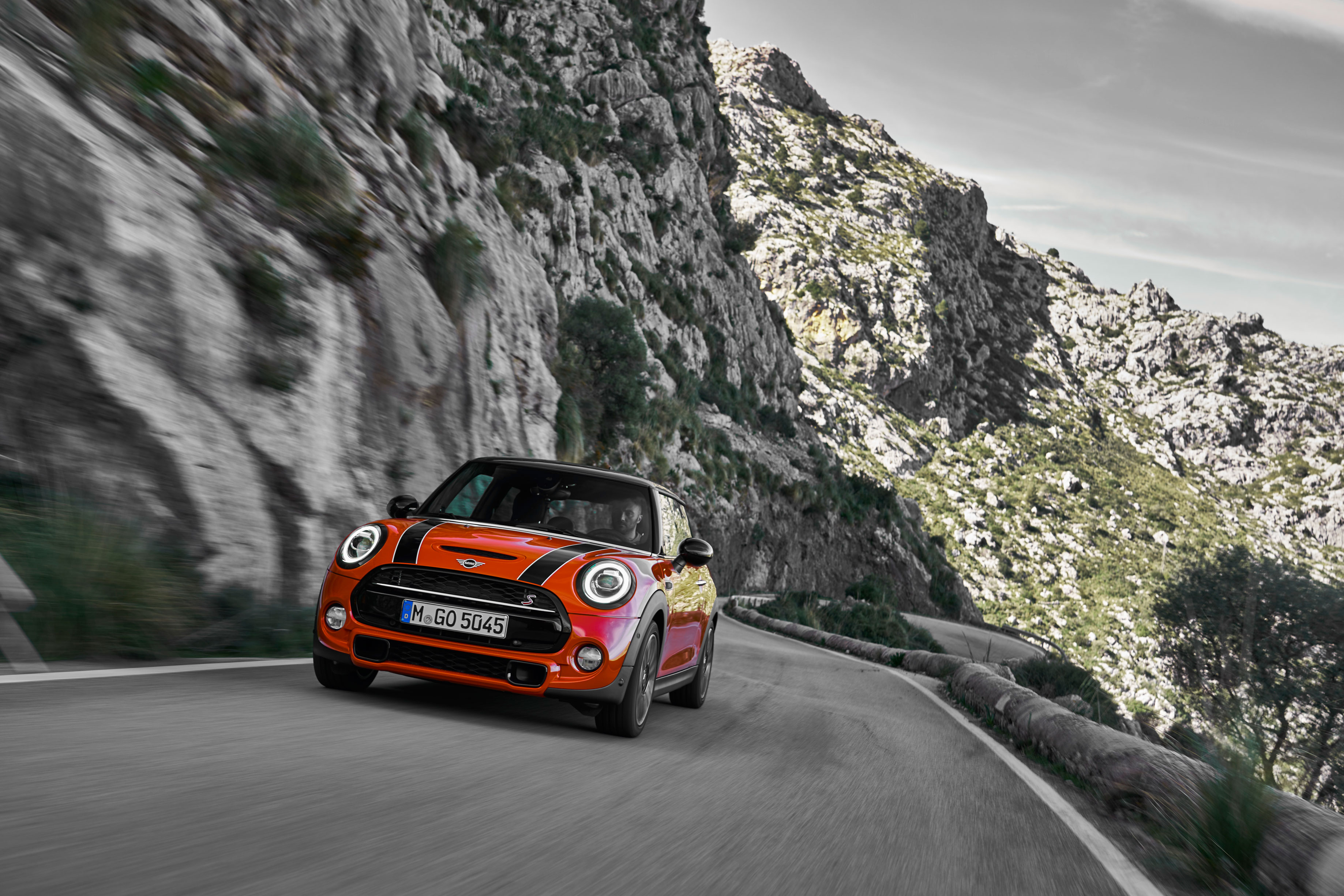 2018 Mini Cooper S hatch - front