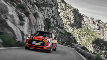 2018 Mini Cooper S hatch - front