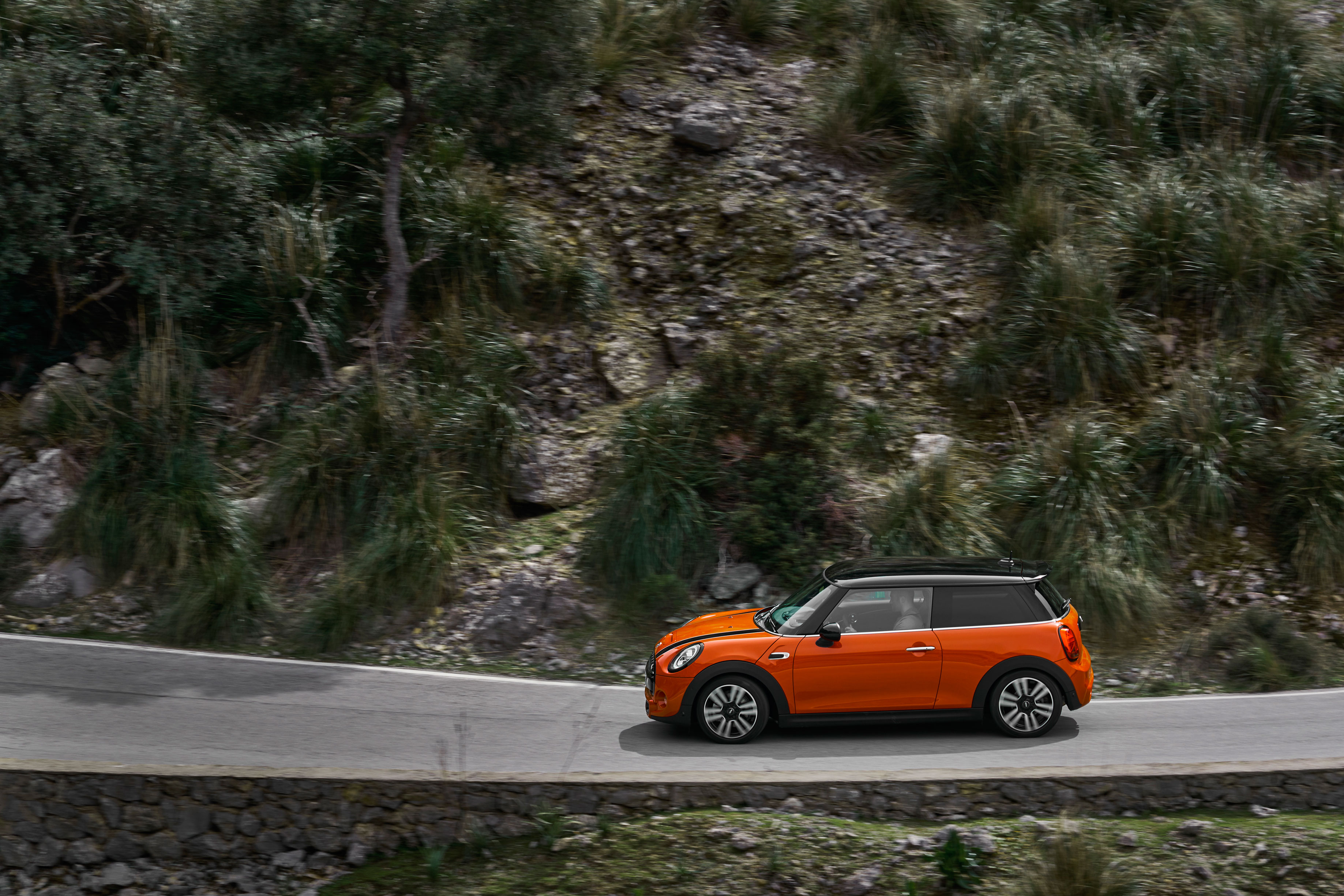 2018 Mini Cooper S hatch - side