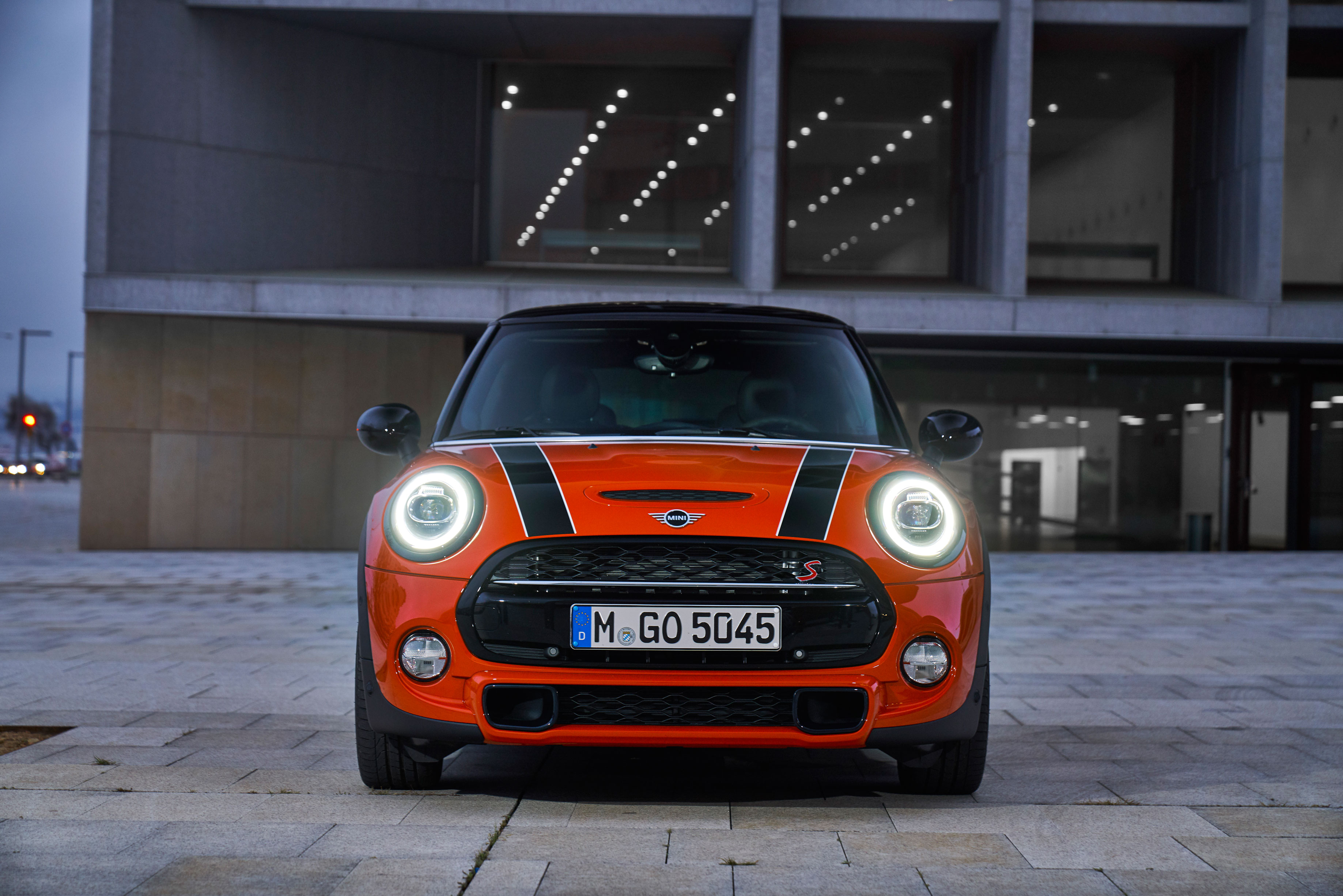 2018 Mini Cooper S hatch - static front
