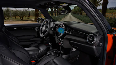 2018 Mini Cooper S hatch - dash