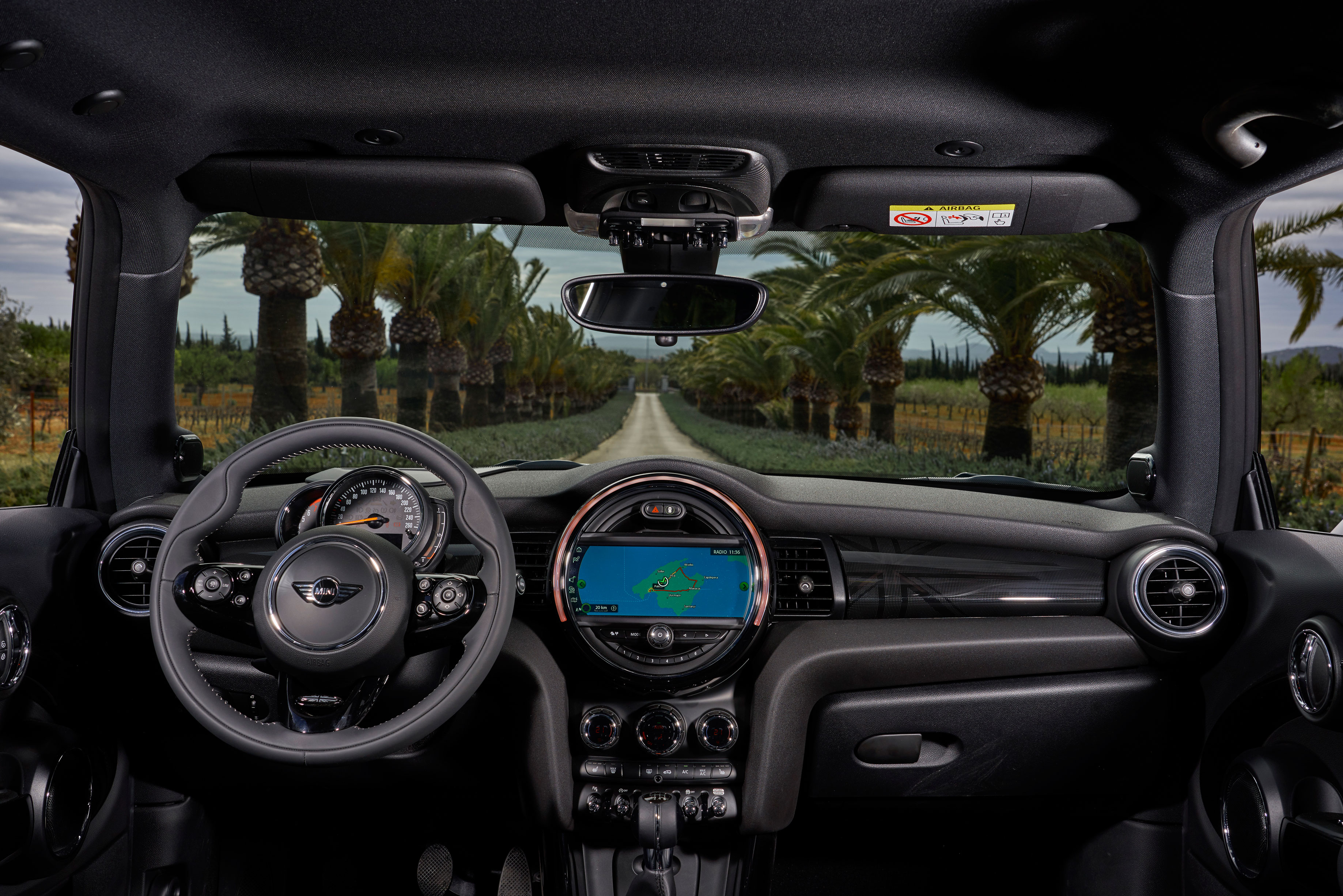 2018 Mini Cooper S hatch - interior