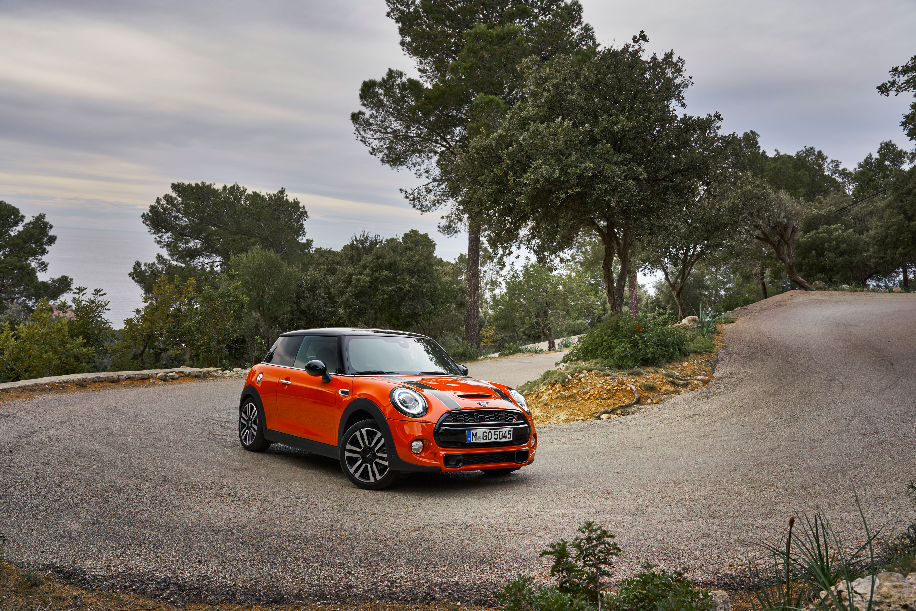 2018 Mini Cooper S hatch - turning