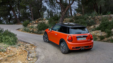 2018 Mini Cooper S hatch - rear quarter