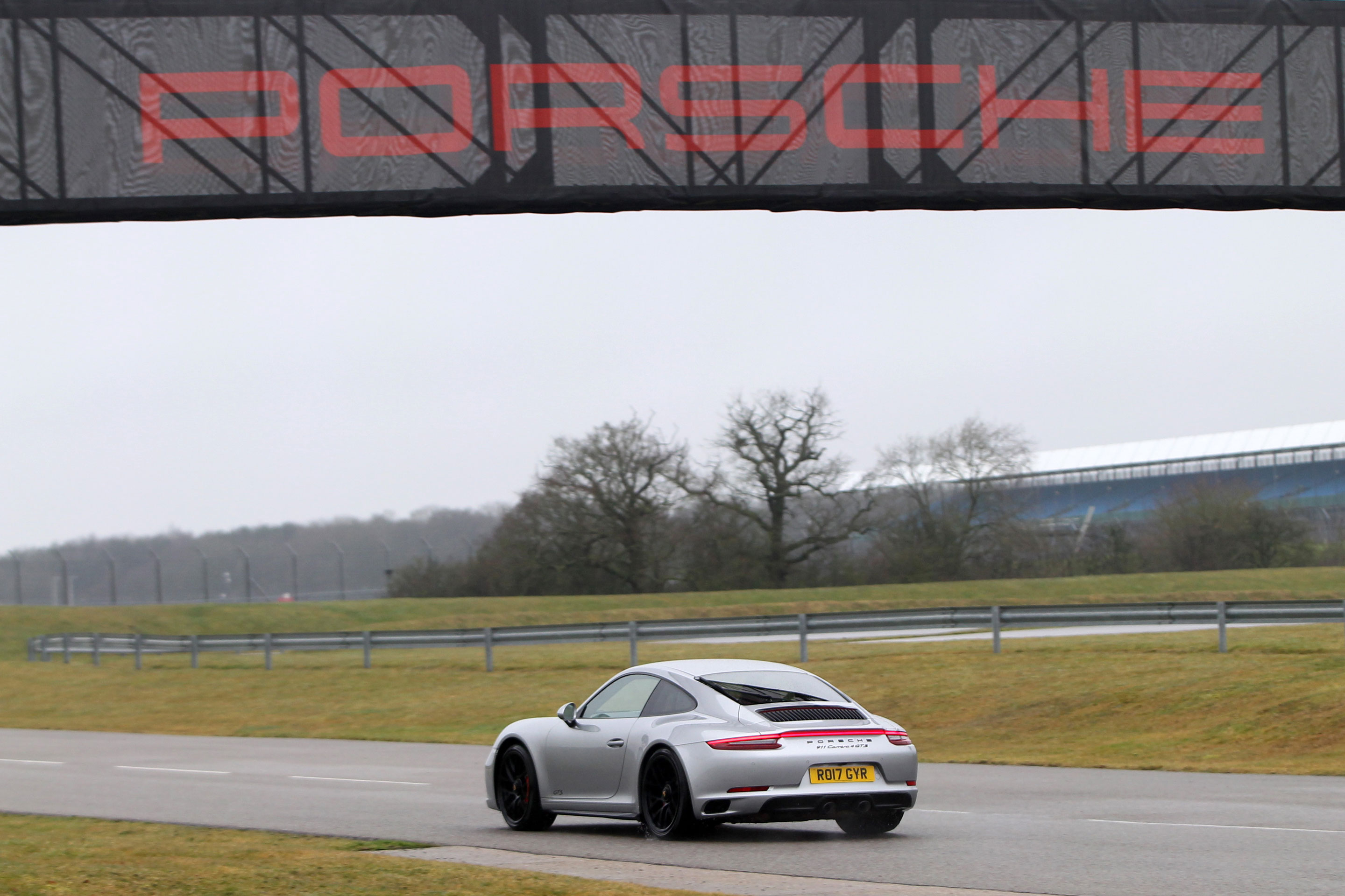 Porsche 911 Carrera 4 GTS