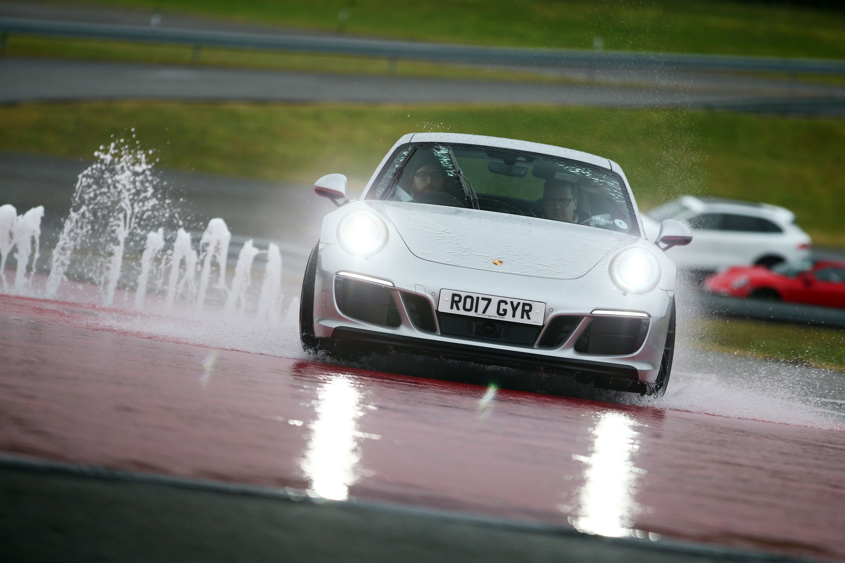 Porsche 911 Carrera 4 GTS