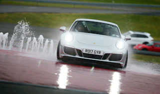 Porsche 911 Carrera 4 GTS