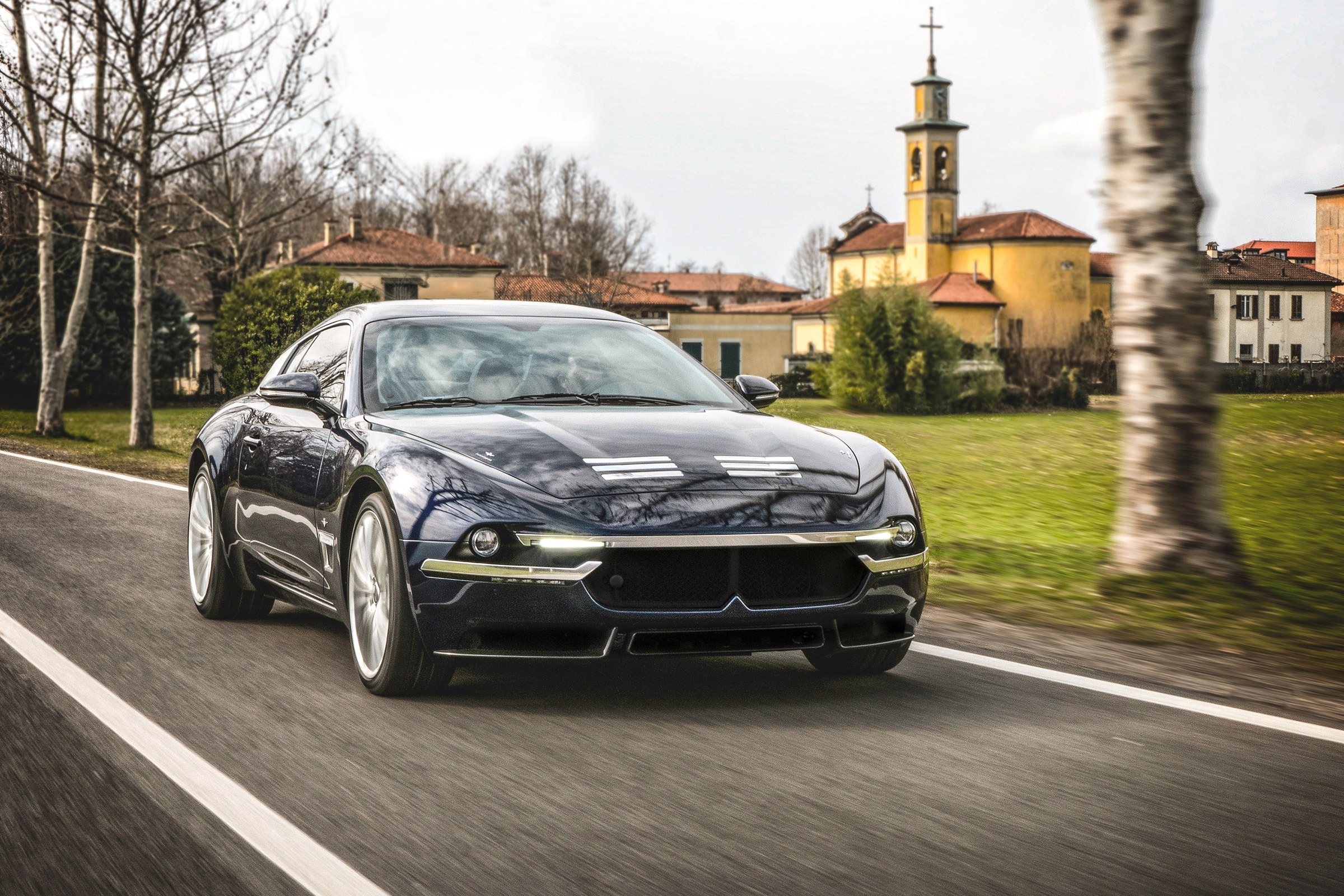 Touring Superleggera Sciadipersia - front