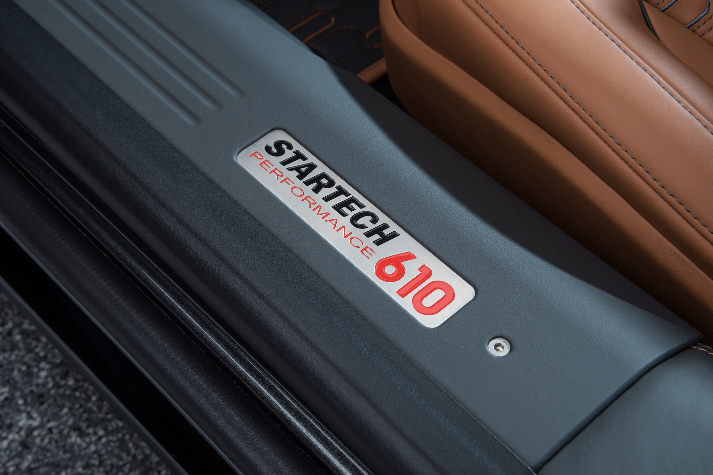 Startech Aston Martin DB11 – sill plaque