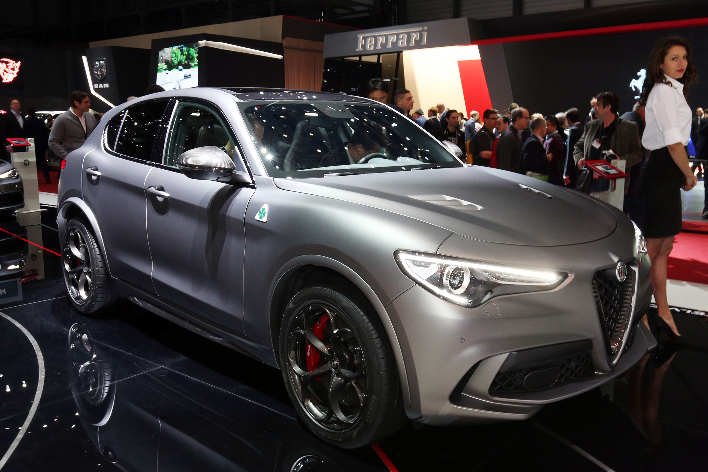 Alfa Romeo Stelvio Quadrifoglio NRING – front quarter