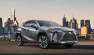 Lexus UX - front