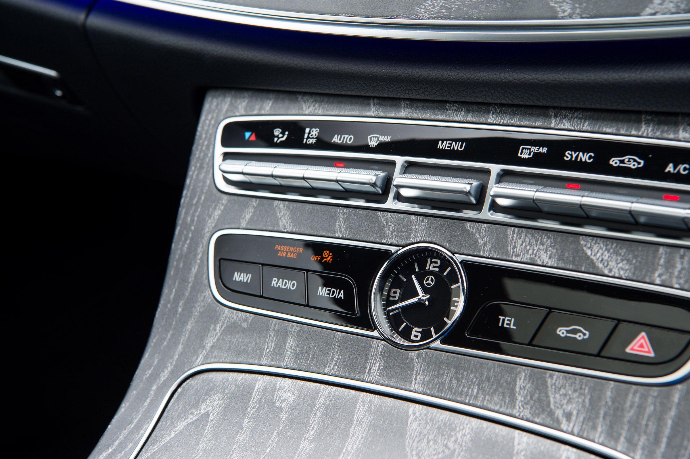 Mercedes-Benz CLS 400d interior detail
