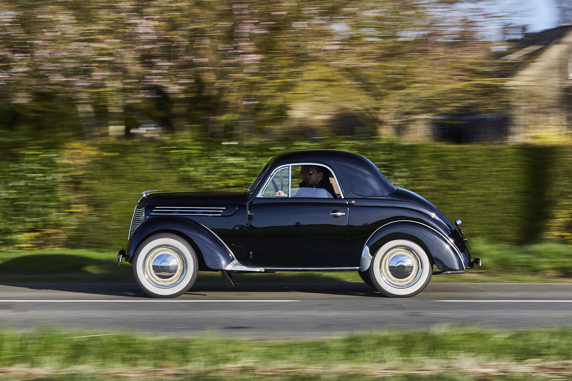 1947 Renault Juvaquatre