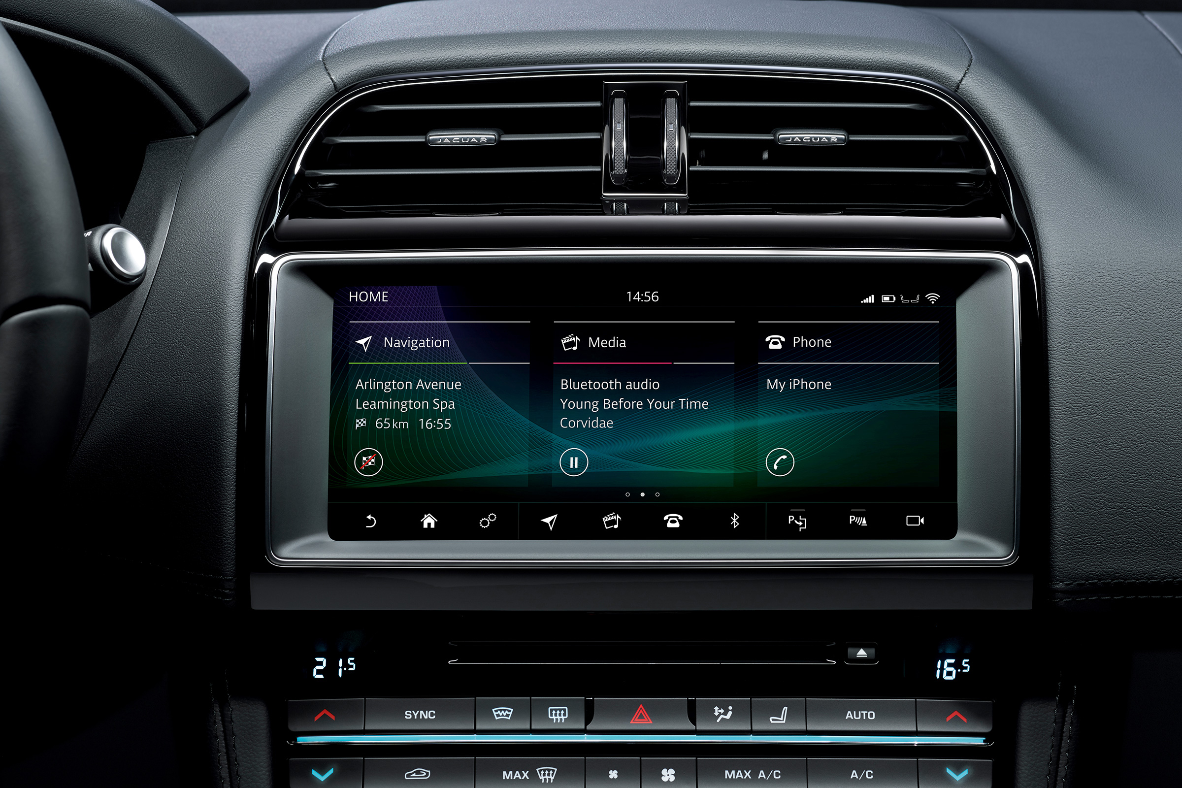 Jaguar 300 Sport models – infotainment screen