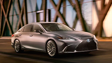 Lexus ES – front quarter