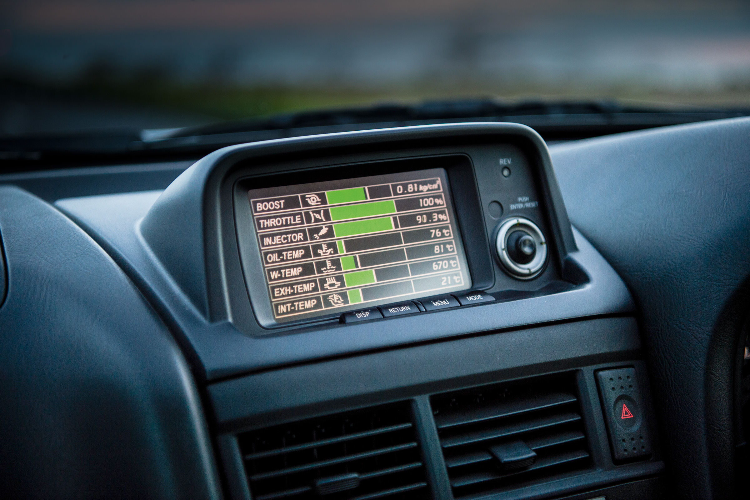 Nissan Skyline GT-R R34 - dash display