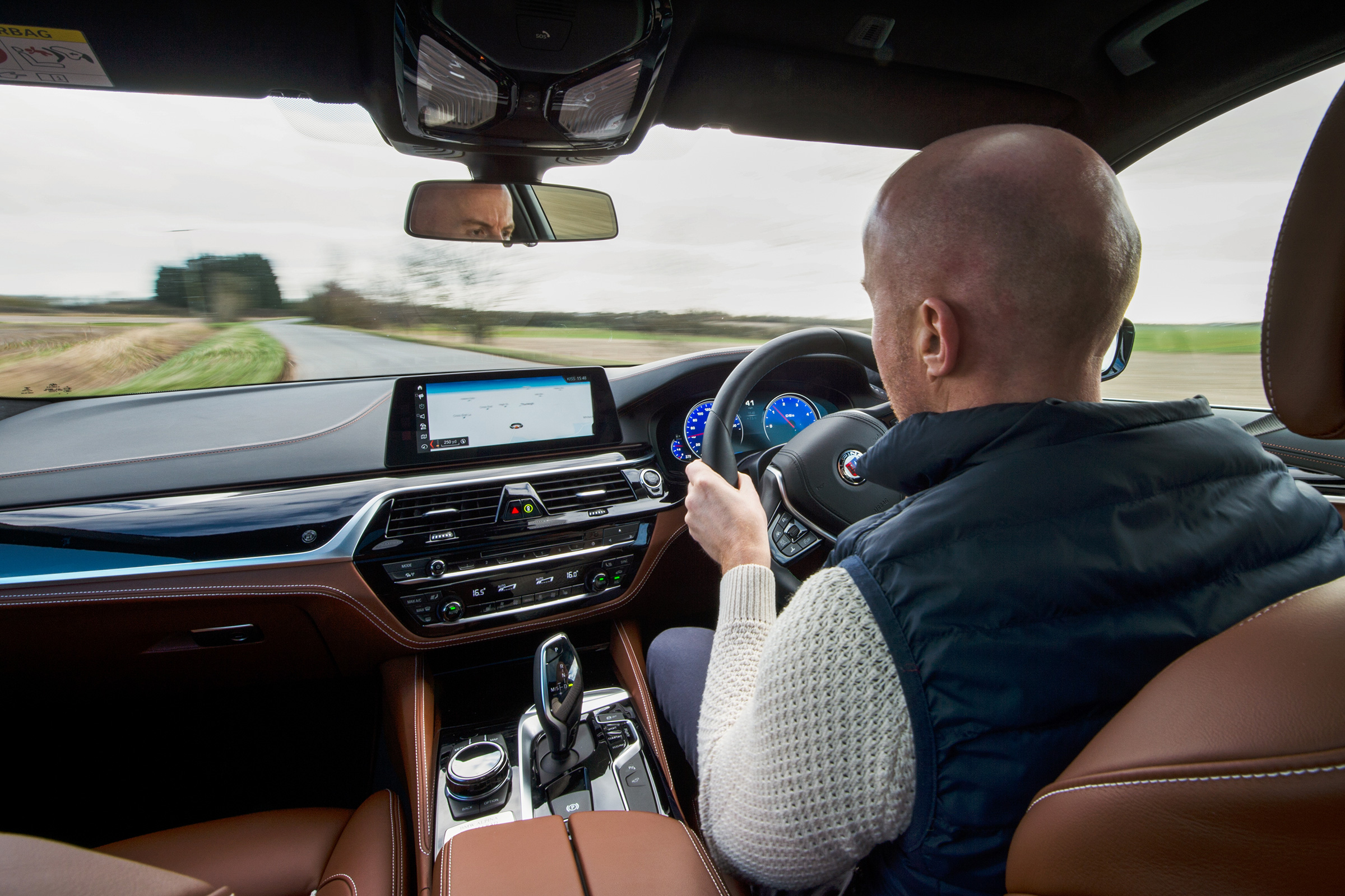 Alpina D5 S – over shoulder interior 