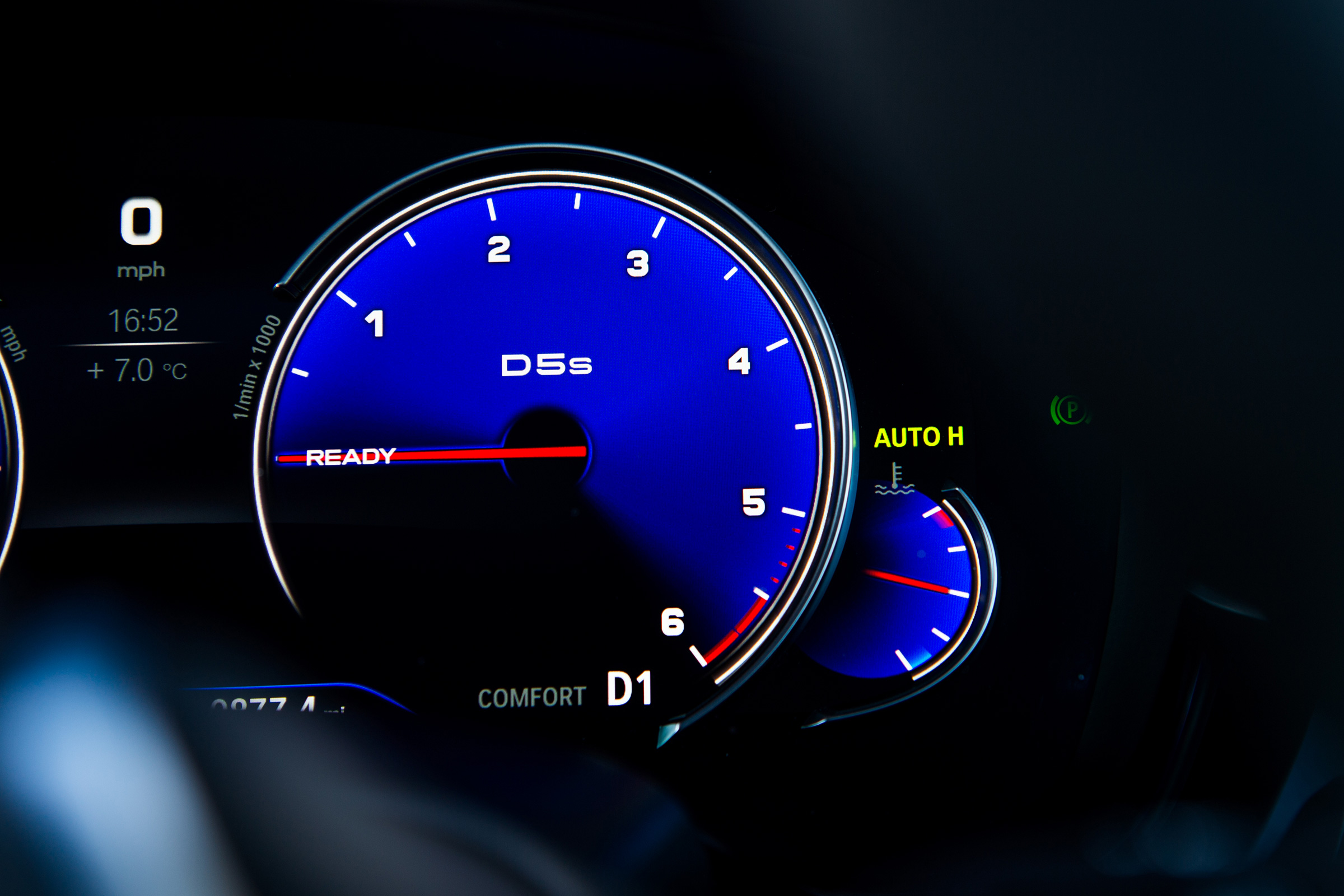 Alpina D5 S – instrument cluster