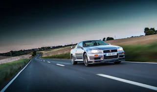 Nissan Skyline GT-R R34 - front quarter
