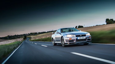 Nissan Skyline GT-R R34 - front quarter