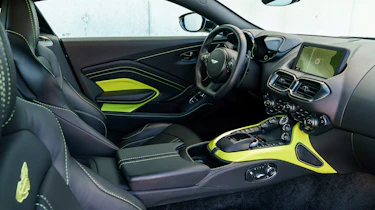 Aston Martin Vantage - black interior