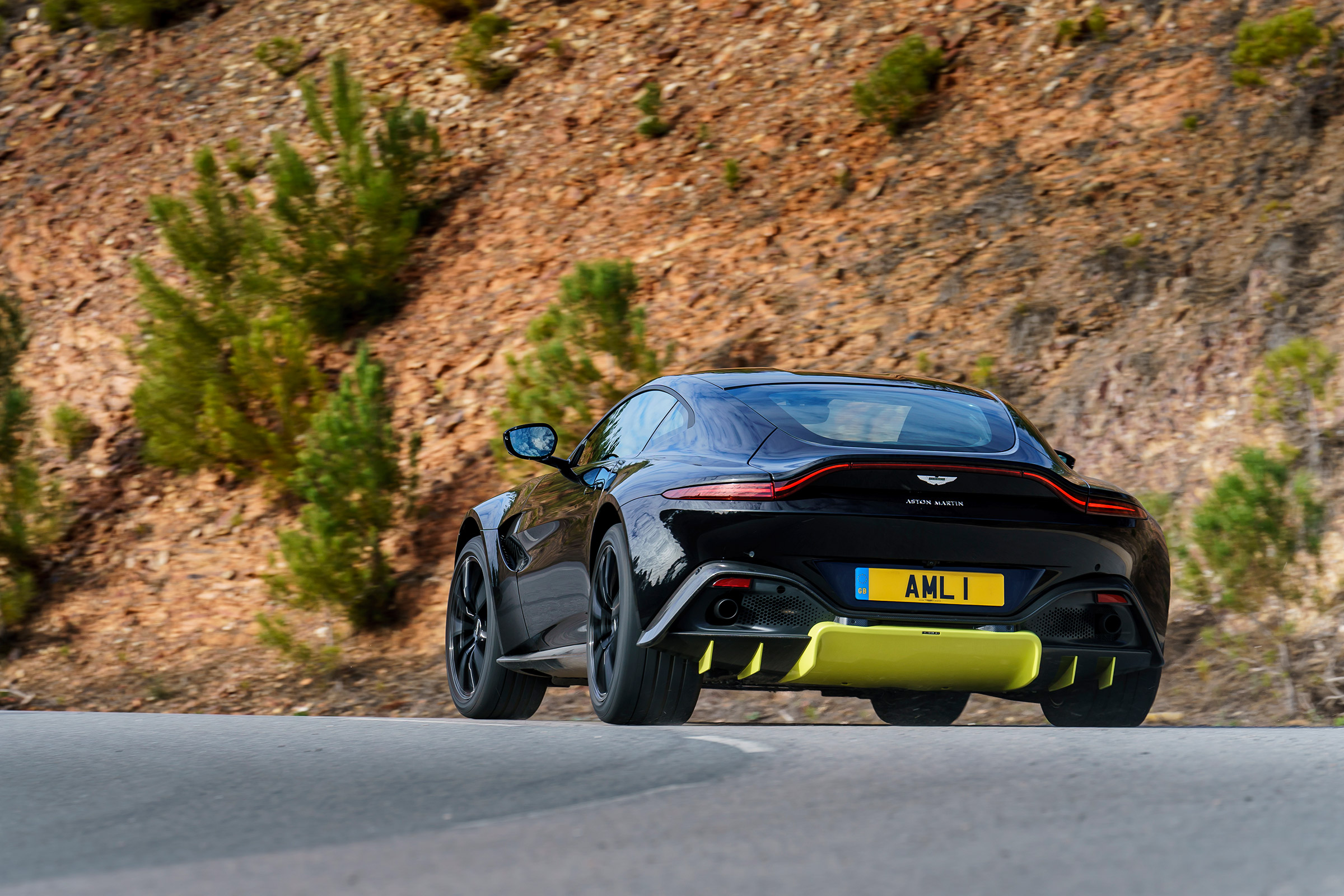 Aston Martin Vantage - black rear