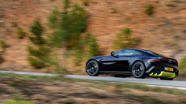 Aston Martin Vantage - black side